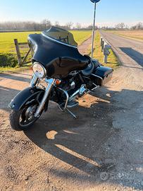 Electra Gilde Harley Davidson FLHX 09