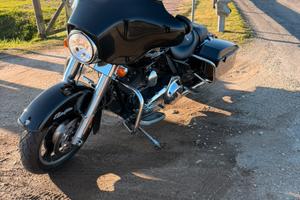 Electra Gilde Harley Davidson FLHX 09