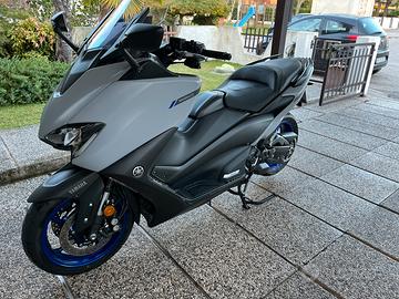 Yamaha t max