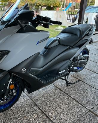Yamaha t max