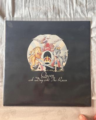 Queen Vinile A Day At The Races Come nuovo · Pop-r