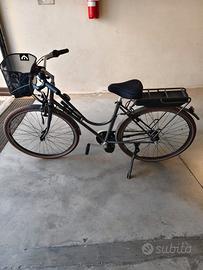 Klaxon bicicletta a pedalata assistita da città