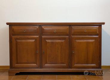 Credenza in legno massiccio stile classico