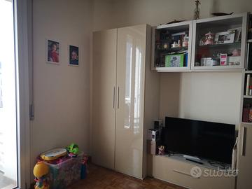 Armadio con vetrina libreria cassettone