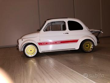 Abarth 695 SS scala 1/7 di Hachette
