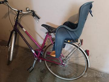 Bici da città da donna con seggiolino