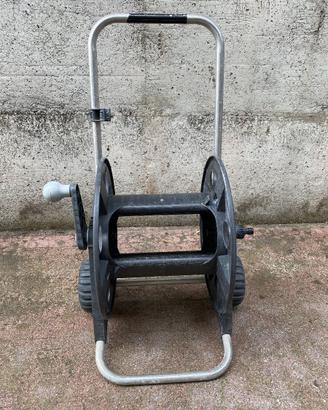 Carrello avvolgitubo
