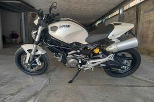 ducati monster 696