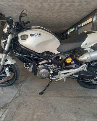 ducati monster 696