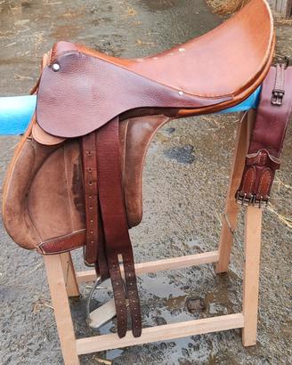 sella inglese da salto 