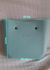 Borsa o bag in gomma colore turchese
Senza manici
