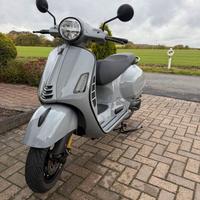 vespa roller GTS 300