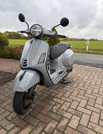 vespa roller GTS 300