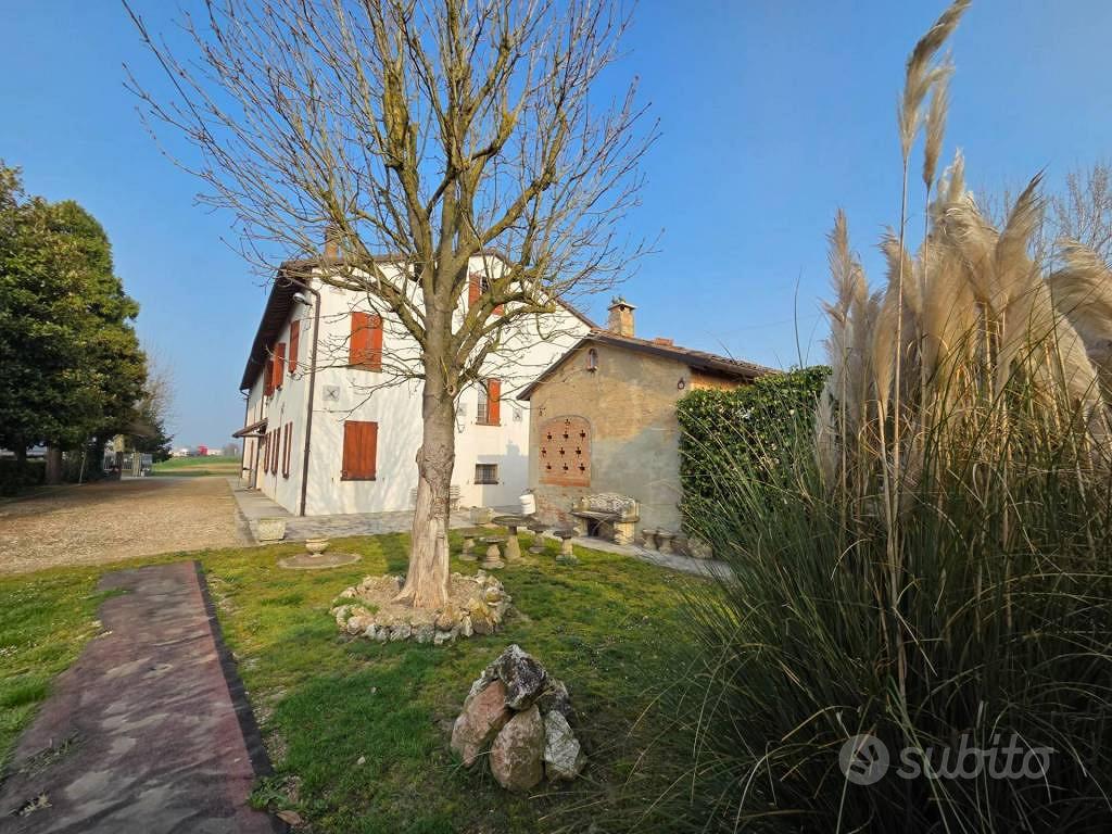 Villa di 253 m² con più di 5 locali e box auto dop - Vista 3