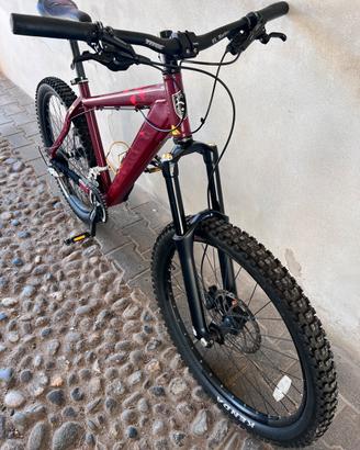Norco Rampage downhill front