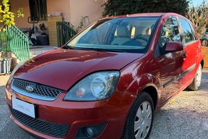 Ford Fiesta 1.4 16V 5p. Ghia