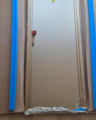 Porta battente nuova