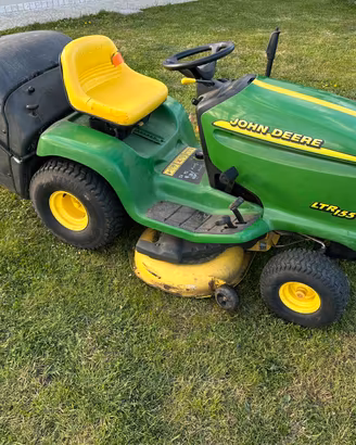 Trattorino tagliaerba John Deere idro  LTR155 15hp