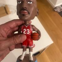 Statuetta Michael Jordan con testa traballante