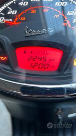 Vespa praticamente nuova