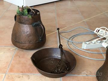 Oggetti antichi di rame