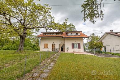 Quadrilocale con2bagni giardino terrazzo e garage