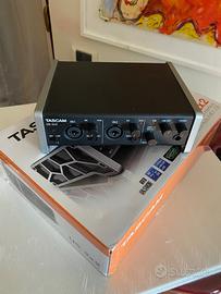 Scheda audio Tascam 2x2.