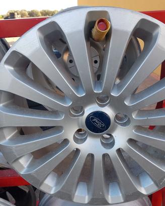 4 cerchi ford lega 17