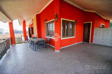 VILLA SINGOLA A LOMBARDORE