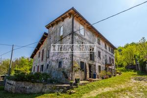 PORZIONE DI CASA A STELLA CON TERRAZZO