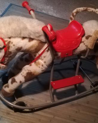 Cavallo a dondolo
