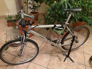 Bici shimano completamente in alluminio