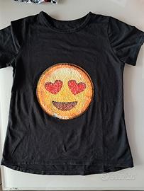 T-shirt nera con smile