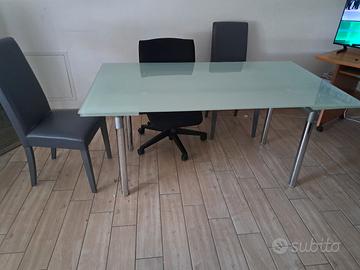 Tavolo in vetro