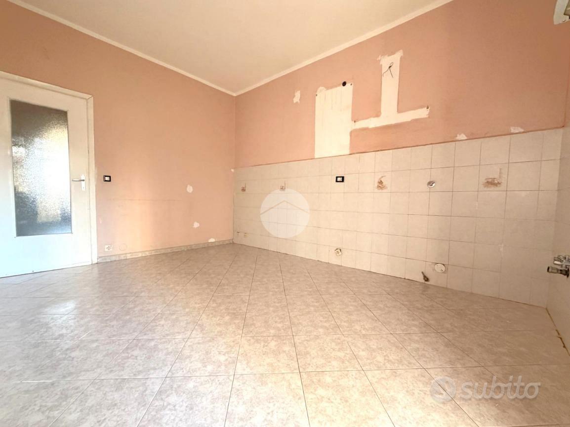 Apartment in Orbassano, Torino - Vista 3