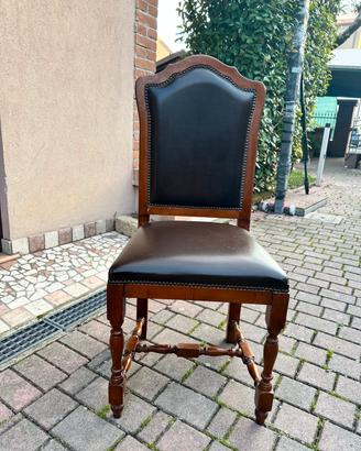 sedia in pelle nera