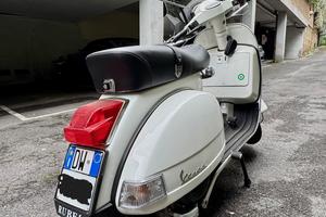 Piaggio Vespa 125 PX (EU3) - 2011