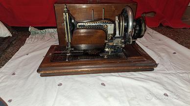 macchina da cucire a manovella