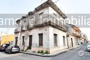 Casa indipendente e terreno edificabile a Giarre
