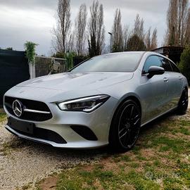 Mercedes CLA 200 d con gancio traino a scomparsa 