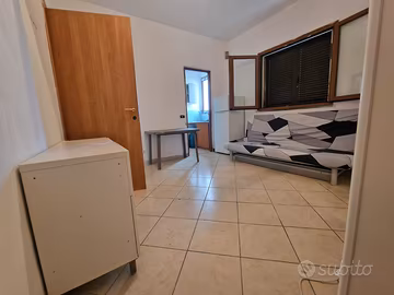 MONOLOCALE ROMA ARDEA TOR SAN LORENZO