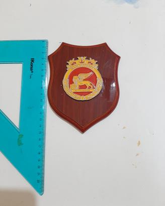 crest