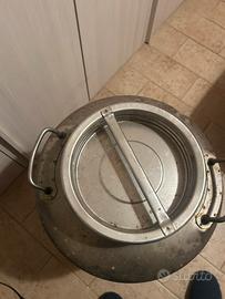 Fusto con rubinetto per olio