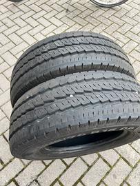 Due gomme del furgone usate misura 215:70:15C