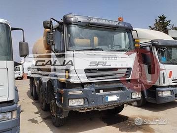 Iveco Trakker 440 4 assi Betoniera