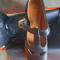 Scarpe con occhietti