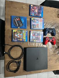 PlayStation 4 400GB con 2 joystick e 5 giochi