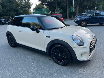 Mini Cooper D 2017 61.000 km cambio automatico