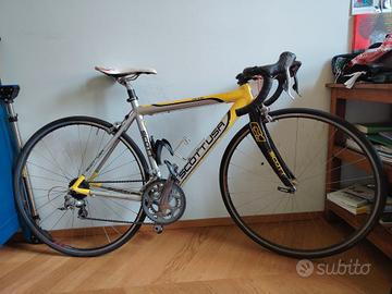 bici da corsa Scott cr1