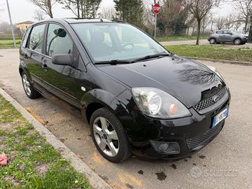 Ford Fiesta 1.4 TDCi 5P Ghia
